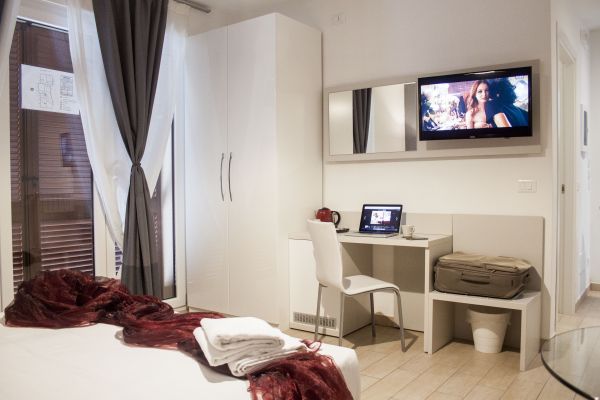 Rossovino Hotel (Como)
